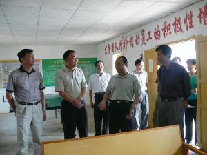 自治区总工会杨副主席等向导到南百11标检查指导事情 - 企业要闻 - 拉斯维加斯3133cc