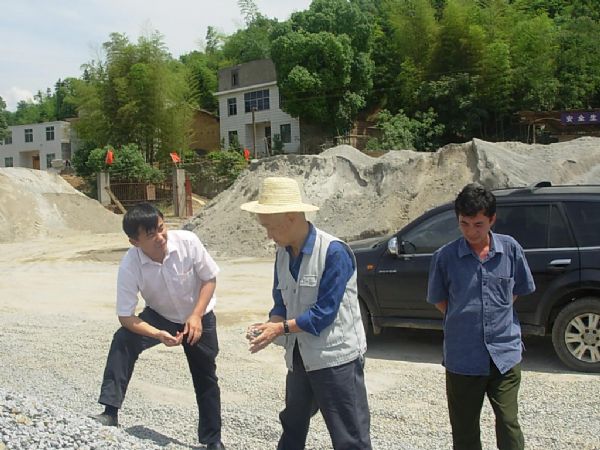 中国工程院院士沙庆林莅临醴潭路面1标调研指导 - 企业要闻 - 拉斯维加斯3133cc