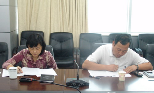 总公司党委学习中心组成员认真学习党的十七大报告 - 企业要闻 - 拉斯维加斯3133cc