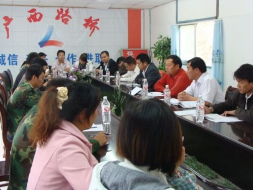 总公司总司理、党委书记罗业凤在重庆石忠路面二标检查指导 - 企业要闻 - 拉斯维加斯3133cc