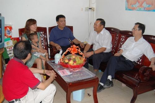 总公司向导“六一”儿童节前夕亲热慰问厄瓜多尔项目员工子女 - 企业要闻 - 拉斯维加斯3133cc