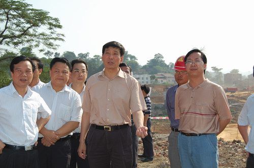 百色市市长谢泽宇一行莅临投资公司百色在建各项目检查指导事情 - 企业要闻 - 拉斯维加斯3133cc