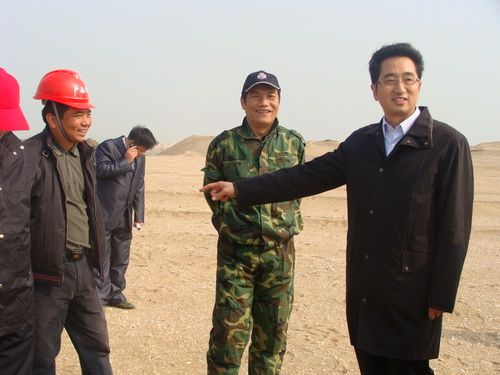 “祝贺。。∧忝枪阄骼刮铀3133cc了不起！”——钦州市市长张晓钦到钦州港三墩公路视察时体现 - 企业要闻 - 拉斯维加斯3133cc