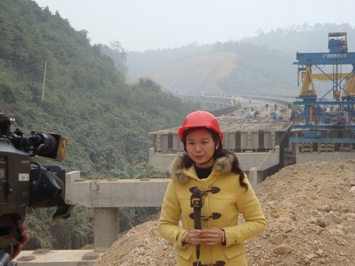 新华社、广西电视台两家媒体到隆百13标举行采访 - 企业要闻 - 拉斯维加斯3133cc