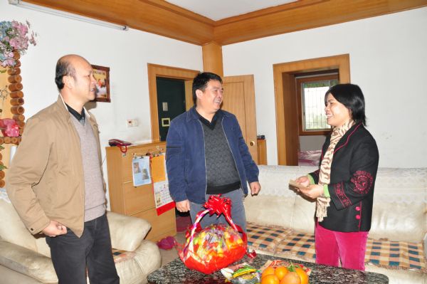 2010年春节送温暖活动效果显著 - 企业要闻 - 拉斯维加斯3133cc