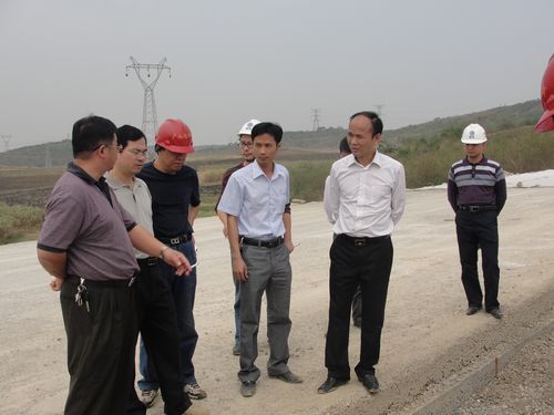 广西交通投资集团副总司理罗根传视察隆百路面F标 - 企业要闻 - 拉斯维加斯3133cc