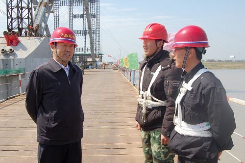 中国工程院院士郑皆连 总公司总司理罗业凤深入曹娥江大桥指导事情 - 企业要闻 - 拉斯维加斯3133cc