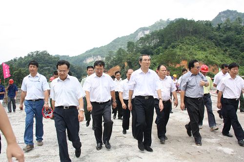 自治区主席马飚等向导莅临凭祥保税区项目视察 - 企业要闻 - 拉斯维加斯3133cc