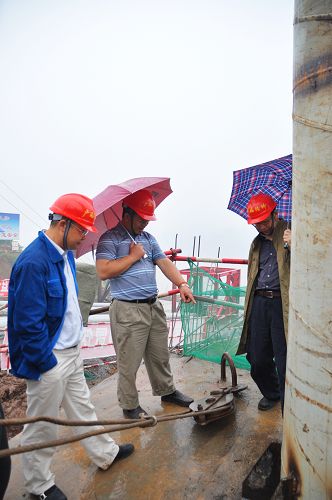 泸州东南高速公路生长公司检查波司登大桥（合江长江一桥）扣塔装置情形 - 企业要闻 - 拉斯维加斯3133cc