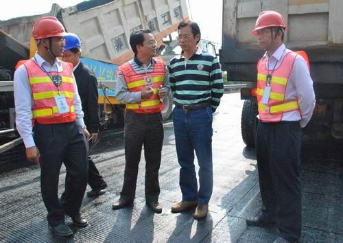 广西交通运输厅副厅长梁毅莅临柳南高速公路改扩建3标视察事情 - 企业要闻 - 拉斯维加斯3133cc