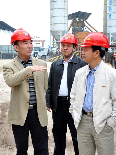 区交通运输厅党组书记黄华宽莅临泸渝2标指导事情 - 企业要闻 - 拉斯维加斯3133cc