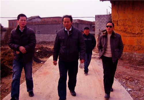 柳南路面4标党支部与宾阳县洋桥镇茂凌村党支部深入告竣联建共识 - 企业要闻 - 拉斯维加斯3133cc