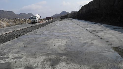 贵州遵毕15标起劲做好雨季施工安排 - 企业要闻 - 拉斯维加斯3133cc