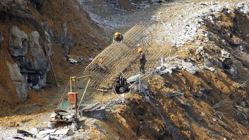 贵州遵毕15标起劲做好雨季施工安排 - 企业要闻 - 拉斯维加斯3133cc