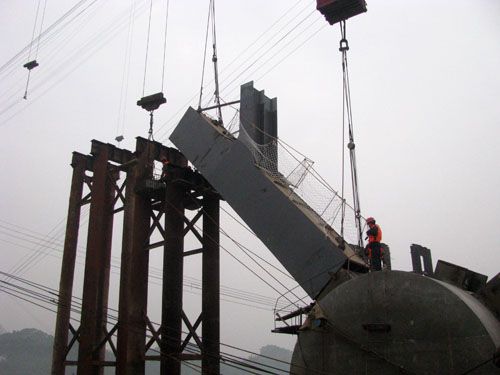 新世纪大桥钢结构正式最先吊装 - 企业要闻 - 拉斯维加斯3133cc