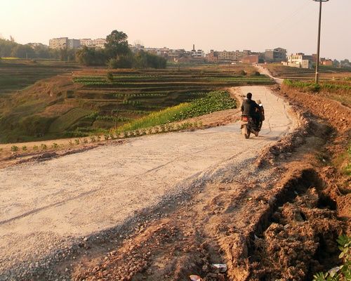 泸渝5标为工区周边墟落铺路受赞誉 - 企业要闻 - 拉斯维加斯3133cc