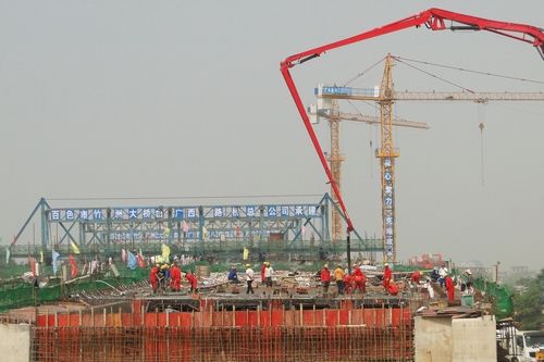 百色市竹洲大桥顺遂完成东岸引桥左幅第三跨浇注施工 - 企业要闻 - 拉斯维加斯3133cc