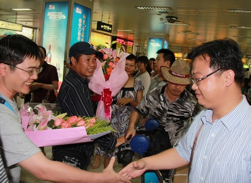 厄瓜多尔巴巴奥约河大桥项目部首批11名勇士凯旋回国 - 企业要闻 - 拉斯维加斯3133cc