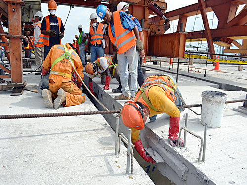 巴巴奥约河大桥箱梁装置施工圆满完成 - 企业要闻 - 拉斯维加斯3133cc