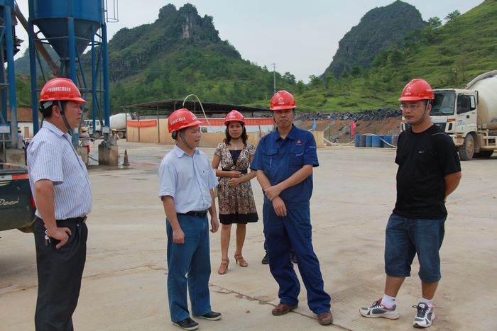 交通运输厅直属机关党委党建办、交通新闻中心深入靖那1标调研党建事情开展情形 - 企业要闻 - 拉斯维加斯3133cc