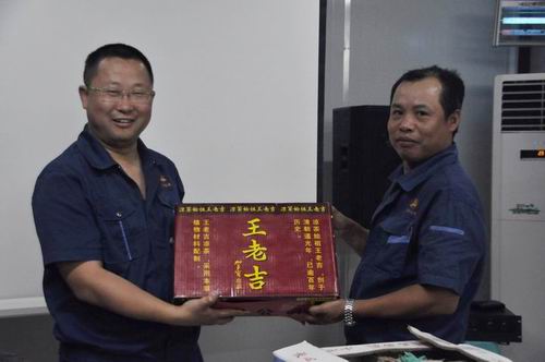 二分公司为员工撑起“清凉”伞 - 企业要闻 - 拉斯维加斯3133cc