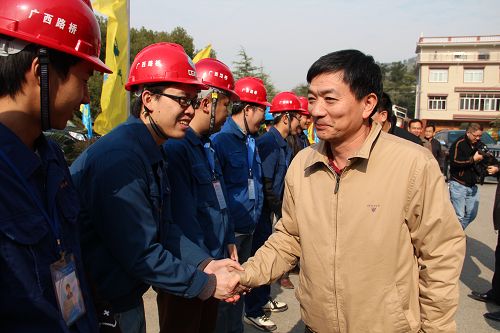 自治区国资委党委书记尹开国、发改委副主任廖小波到灌凤1标考察调研 - 企业要闻 - 拉斯维加斯3133cc