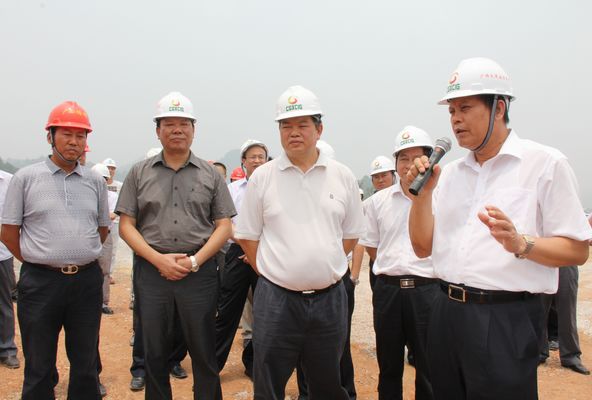 自治区副主席杨贺喜莅临靖那高速公路视察指导事情 - 企业要闻 - 拉斯维加斯3133cc