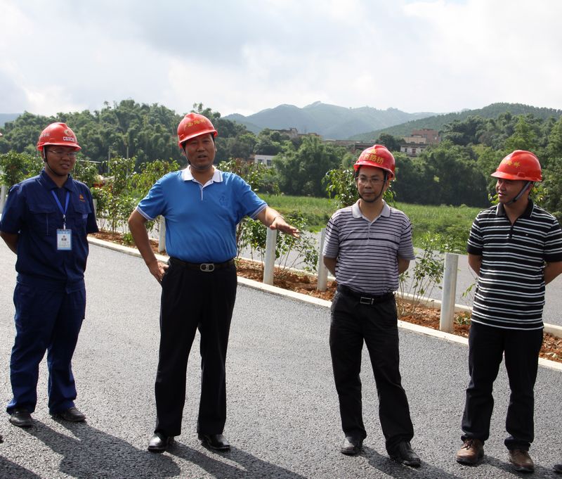 罗业凤总司理和曹文海书记“七一”时代深入钦崇路项目慰问指导 - 企业要闻 - 拉斯维加斯3133cc