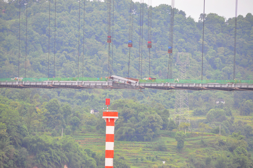 “天下第一跨”波司登大桥桥面格子梁胜利合龙 - 企业要闻 - 拉斯维加斯3133cc