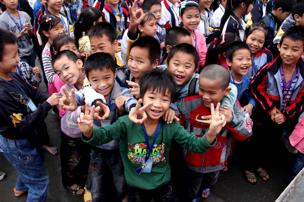 捐书助学 爱心转达 - 企业要闻 - 拉斯维加斯3133cc