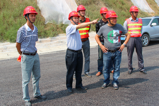 公司向导国庆时代到北部湾片区项目调研 亲热体贴慰问项目一线员工 - 企业要闻 - 拉斯维加斯3133cc