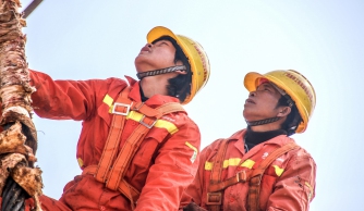 广西拉斯维加斯3133cc“百年风华 交透风范”天下交通运输摄影大赛参赛作品—— 筑虹群像